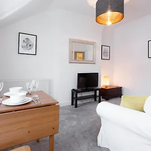 Charming, Well-equipped - 5 Minutes From Bournemouth